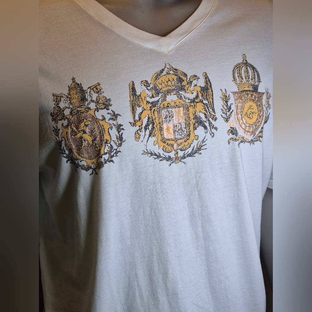 Express White Graphic V-Neck T-Shirt - Picture 5 of 12